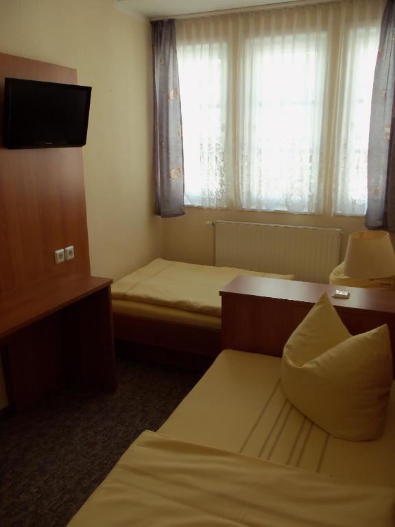 Hotel Garni Zum Goldenen Ring Quedlinburg Room photo